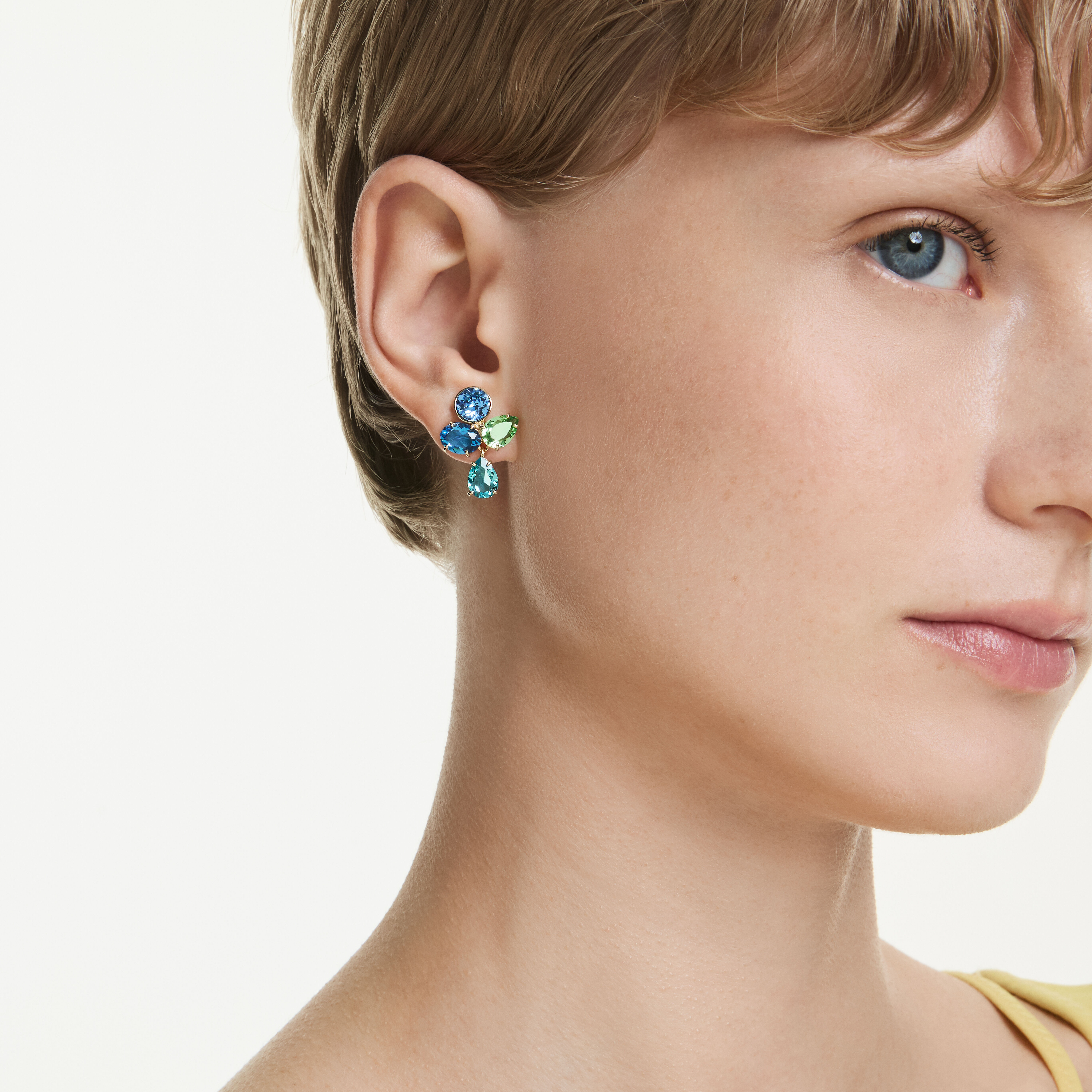 swarovski gema earrings  mixed cuts  multicolored  gold tone plated