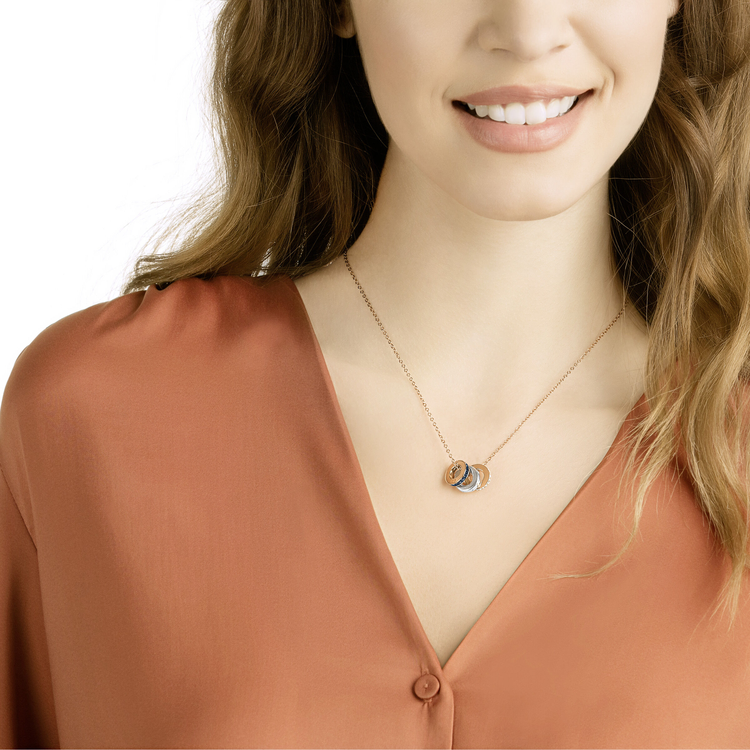 Swarovski hot sale hint pendant