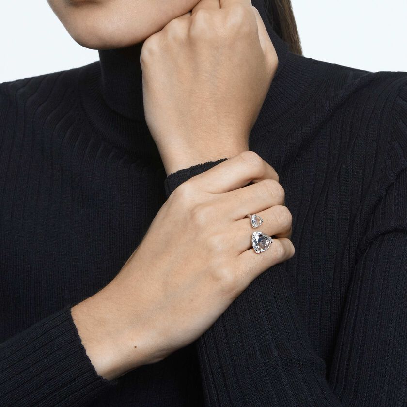 swarovski millenia cocktail ring  triangle cut crytsals  white  rhodium plated