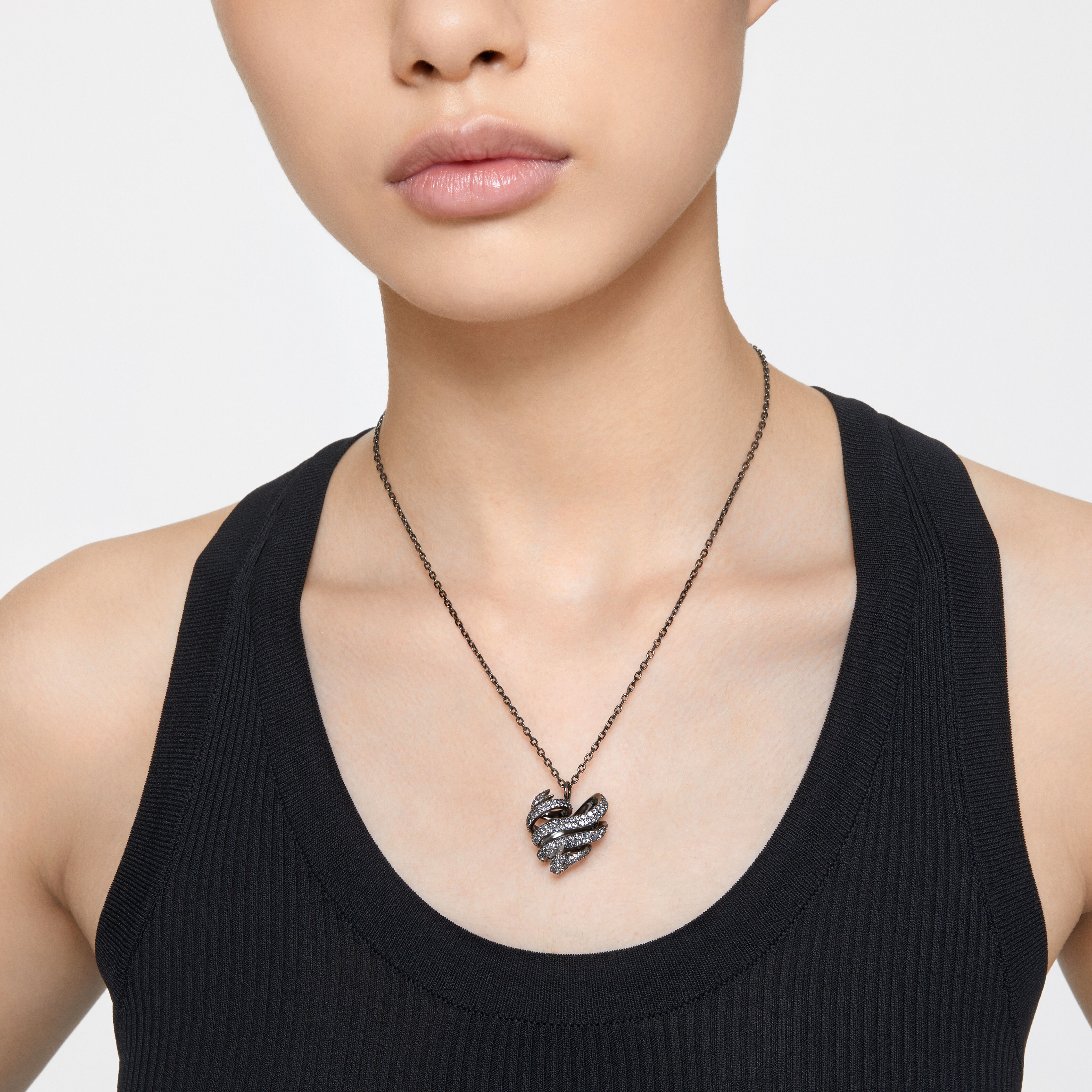 Black heart best sale necklace paparazzi