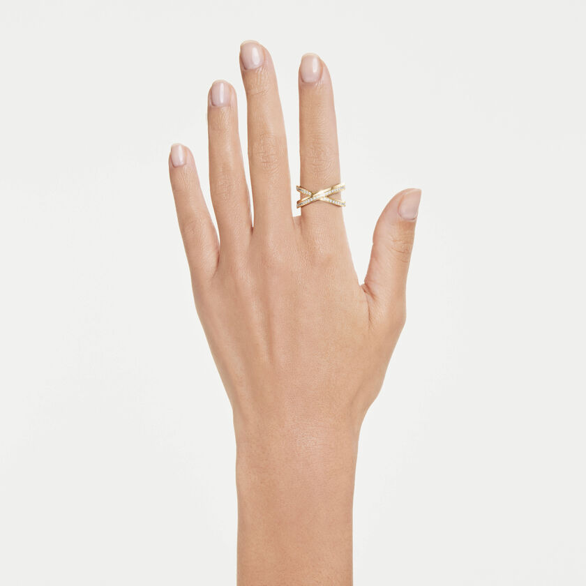 swarovski delta band ring  round cut  white  18k gold finish