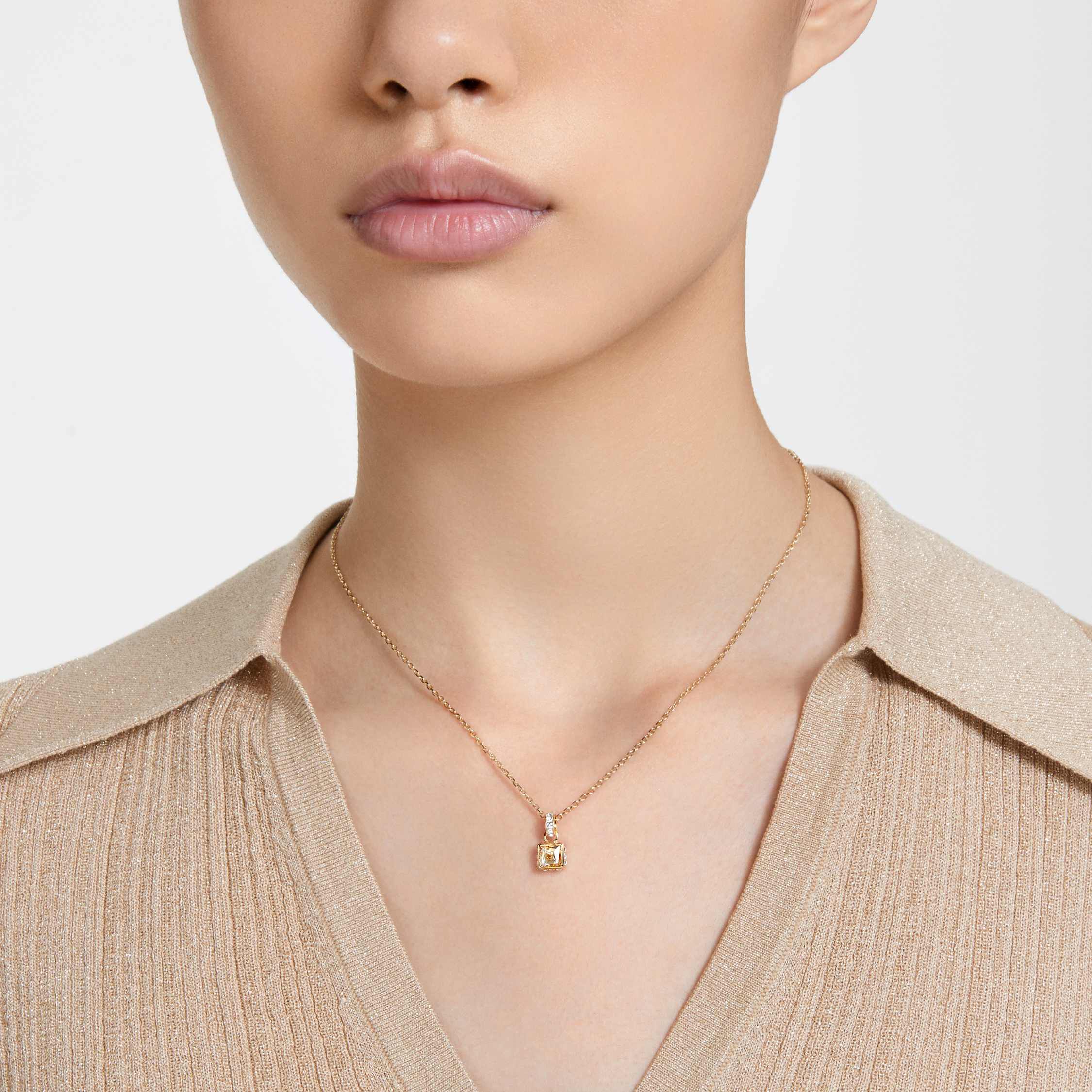 Pendant square on sale