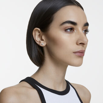 swarovski solitaire stud earrings  round cut  white  rhodium plated