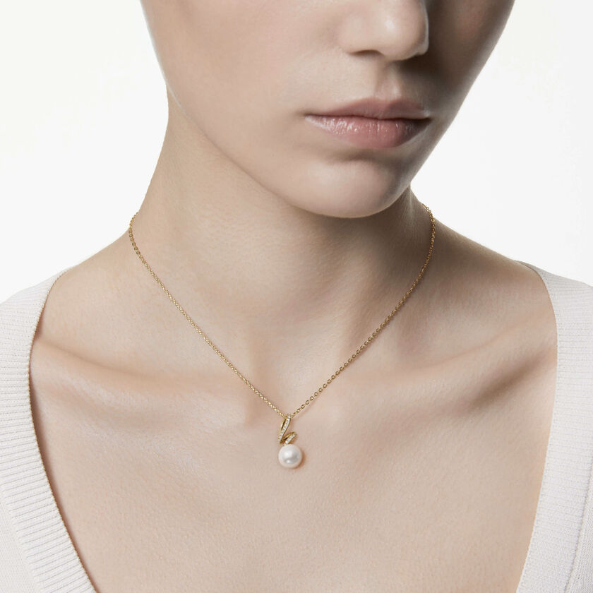 swarovski gabriella pendant  crystal pearl  round cut  white  18k gold finish