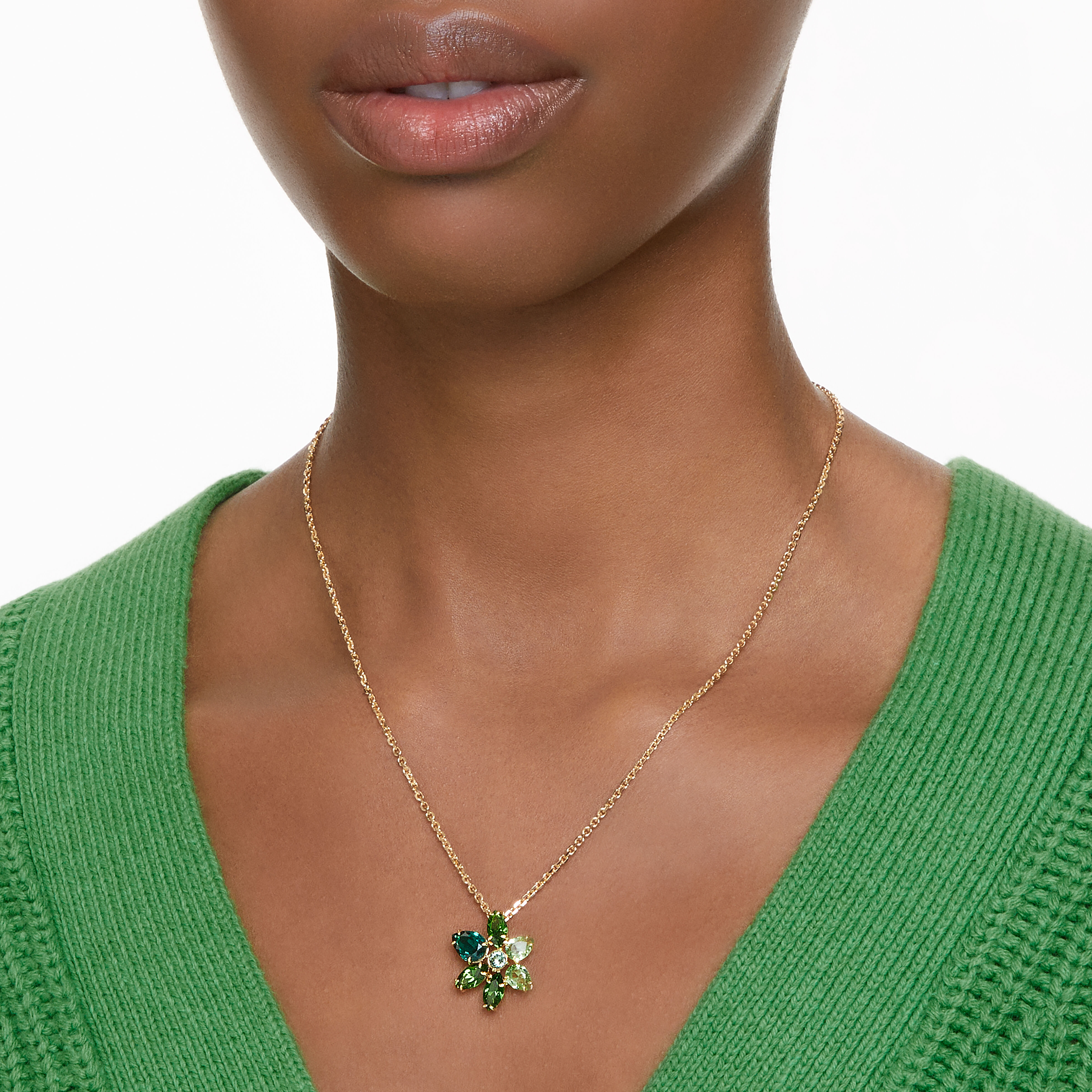 925 Sterling Silver Green CZ Floral Pendant Set – VOYLLA