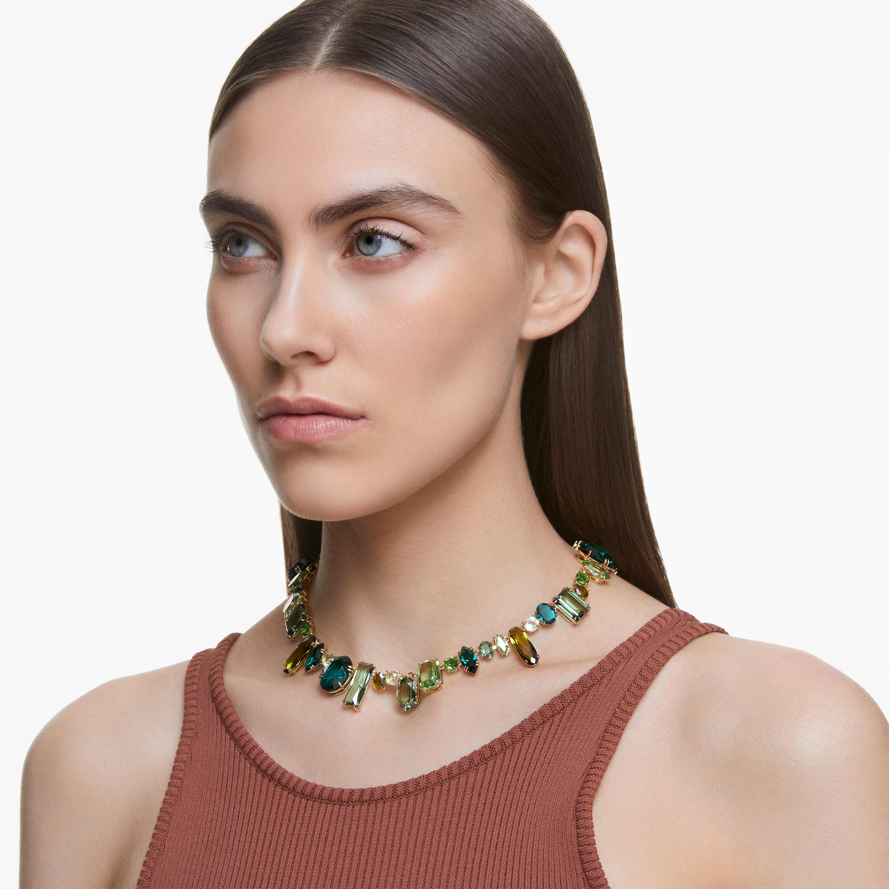 swarovski gema necklace  mixed cuts  green  gold tone plated