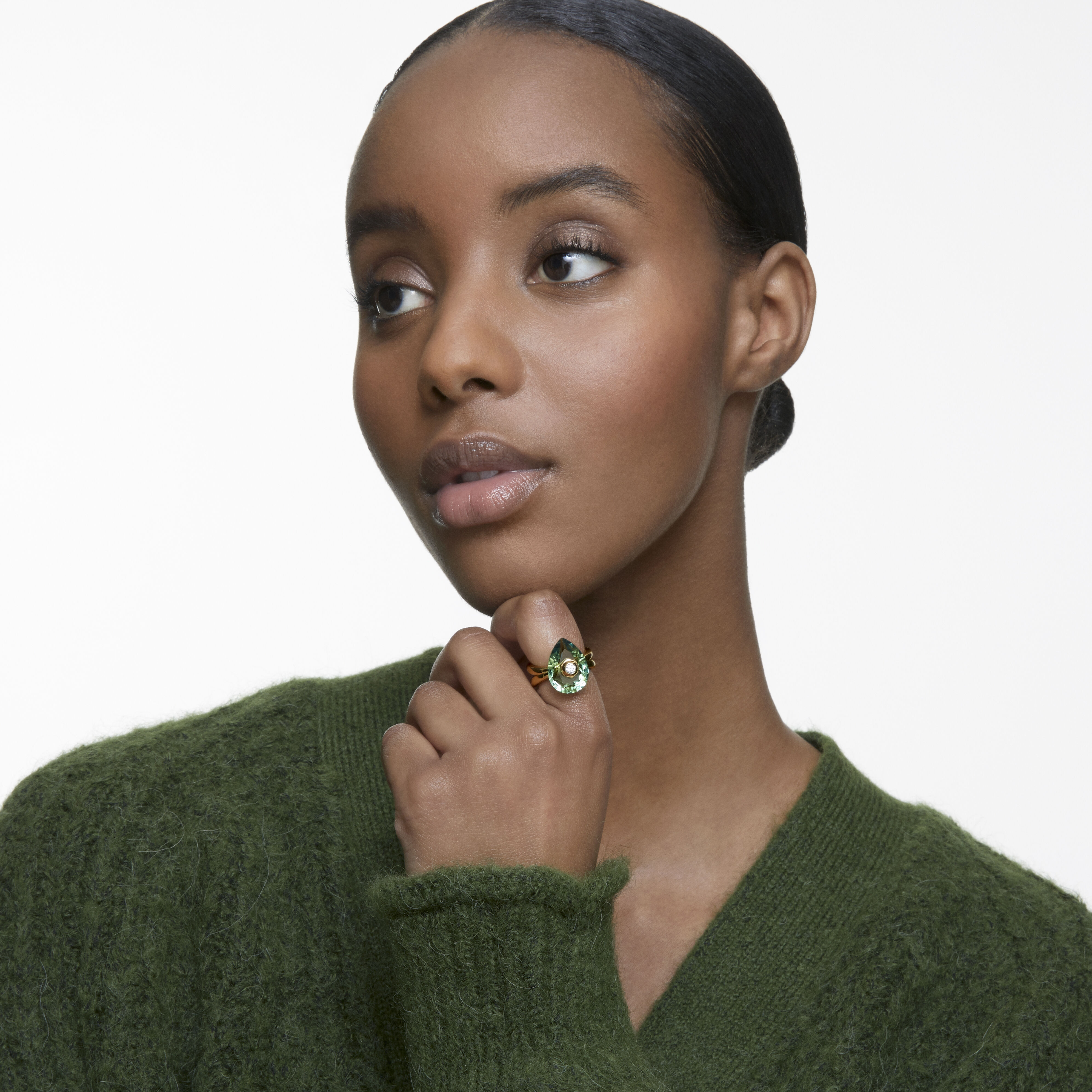 Numina ring Pear cut crystal Green Gold tone plated