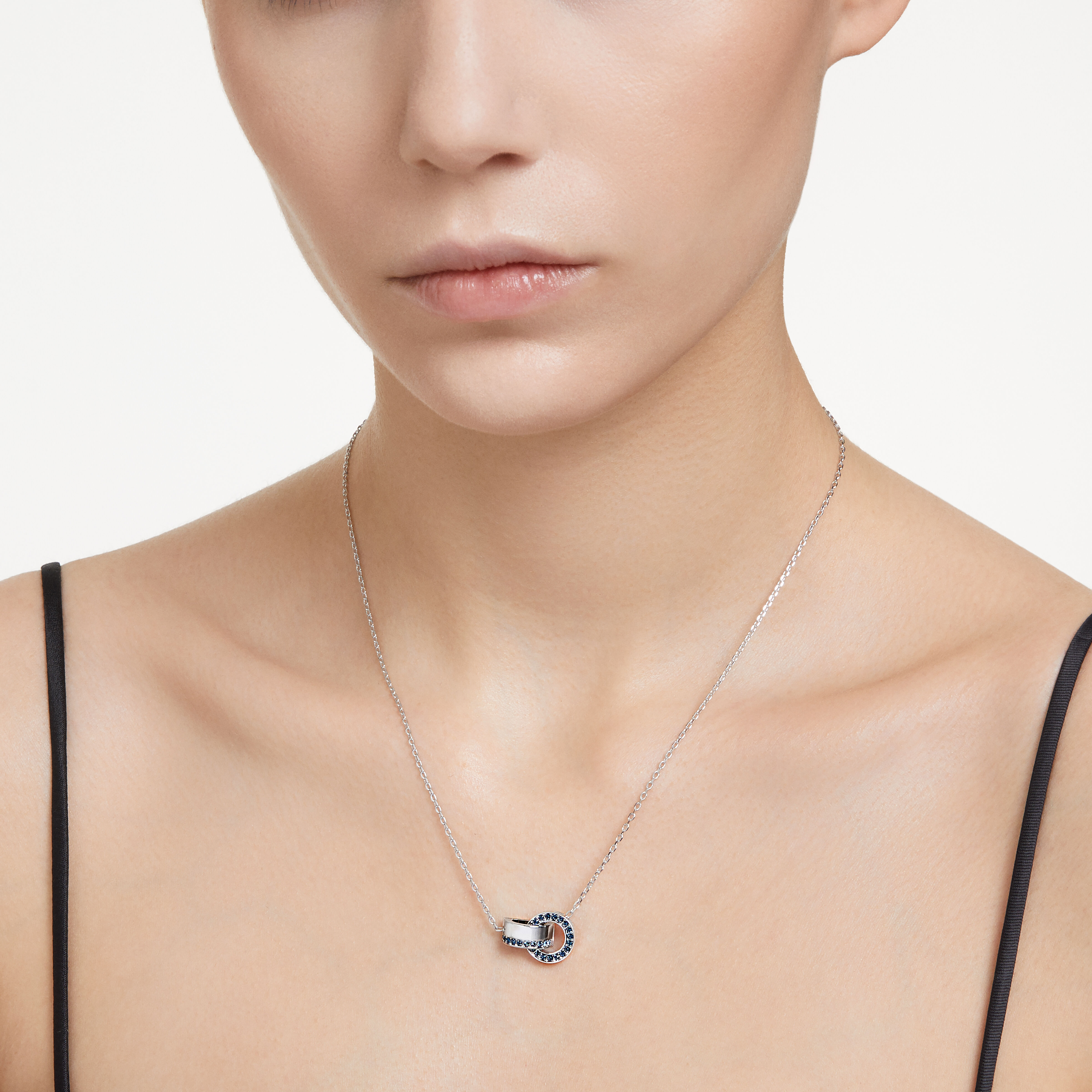 Swarovski hollow outlet pendant necklace
